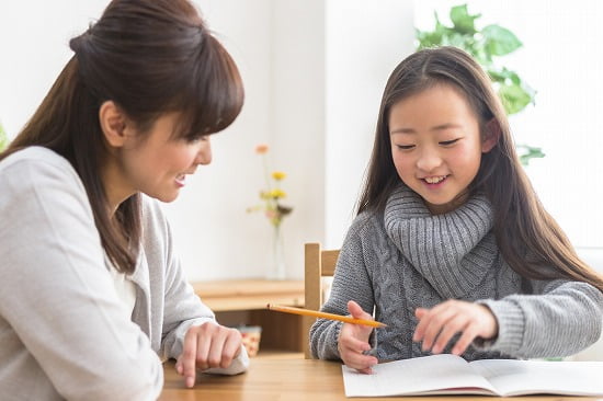 小学生の子供に親が自宅で勉強を教える7つのコツ